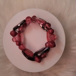 10 /$10 ❤️New Elegant Pink Beaded Bracelet❤️